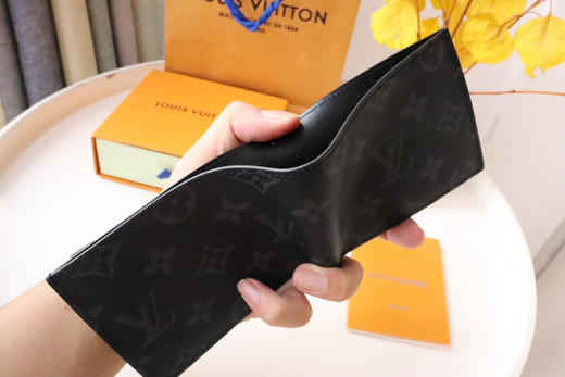 春夏特惠💰340 原单LV 新品上市！新品短款钱包M62288 商品图6