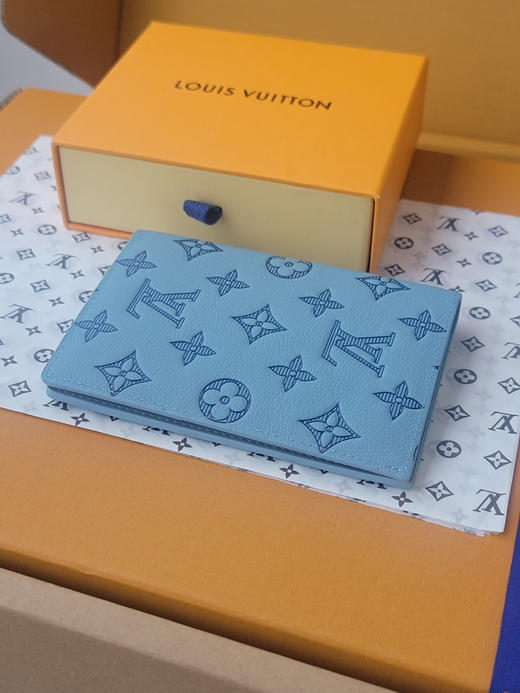 春夏特惠💰380 原单LV 卡包护照夹M14798冰蓝 商品图2