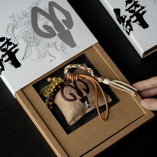 【端午香囊·十二花神&十二生肖卜辞】丝绣香包&山河岁月 车载/挂包/衣橱多种场景适用 礼盒装 商品图1