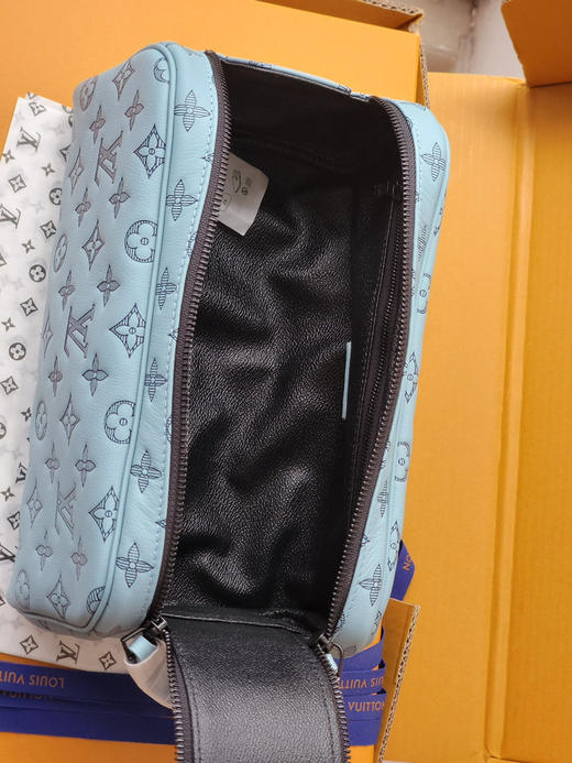 春夏特惠💰800 原单LV M14885蓝 款Dopp Kit梳洗包 商品图7