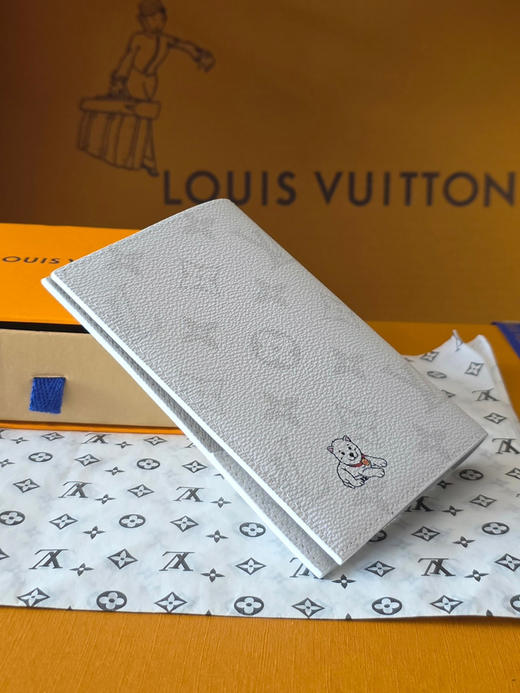 春夏特惠💰340 原单LV M27083护照夹 商品图3