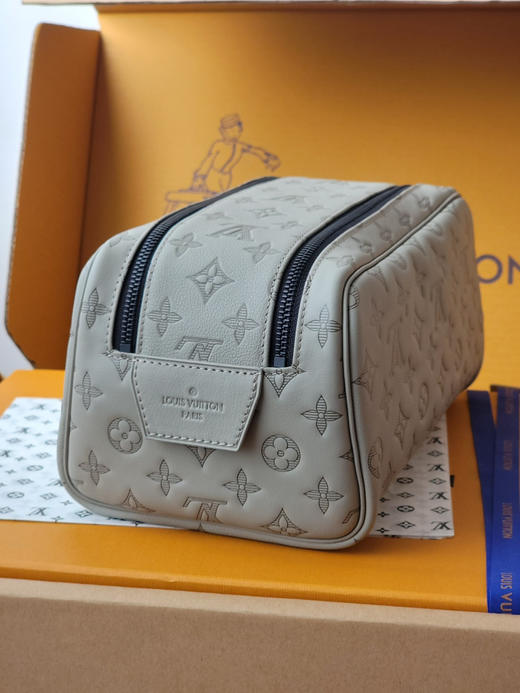 春夏特惠💰800 原单LV M14885灰 款Dopp Kit梳洗包 商品图3
