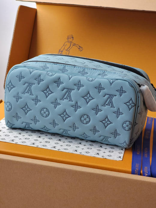 春夏特惠💰800 原单LV M14885蓝 款Dopp Kit梳洗包 商品图2