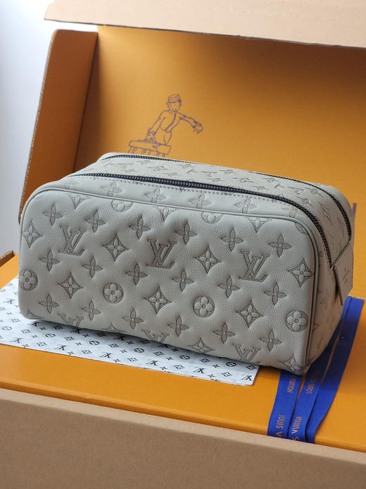 春夏特惠💰800 原单LV M14885灰 款Dopp Kit梳洗包 商品图1