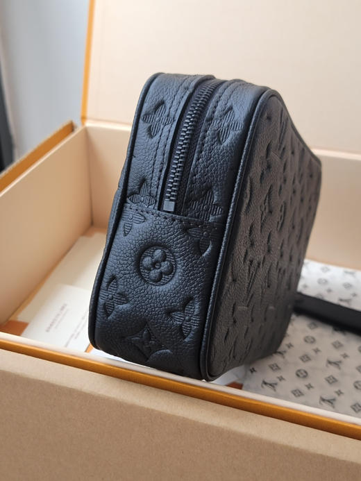 春夏特惠💰640 原单LV【Pochette Kasai 手拿包】 M14910黑色 商品图2