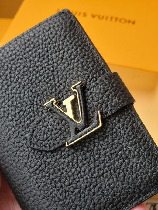 春夏特惠💰420 原单LV Vertical 短款钱夹 M81561黑 商品图3