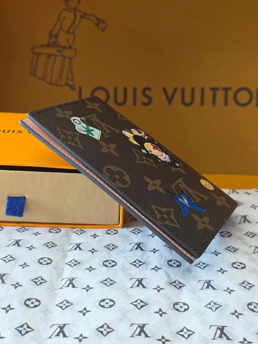 春夏特惠💰340 原单LV 圣诞系列M26627护照夹 商品图3