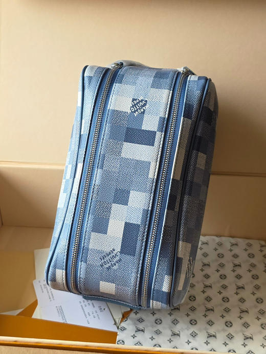 春夏特惠💰560 原单LV 化妆包M28847 芯片版蓝格 商品图2