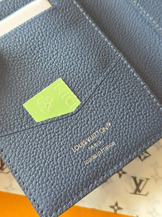 春夏特惠💰340 原单LV 新品马赛克蓝格系列 M28616靛蓝 护照夹 商品图7