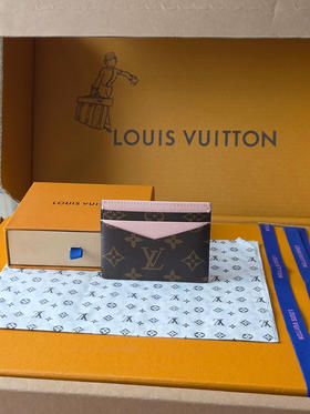 春夏特惠💰300 原单LV M28233当季新款卡包 TRIPLE 卡夹