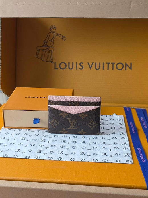 春夏特惠💰300 原单LV M28233当季新款卡包 TRIPLE 卡夹 商品图0