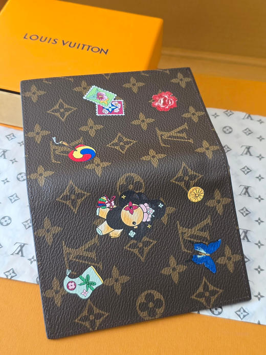 春夏特惠💰340 原单LV 圣诞系列M26627护照夹 商品图5