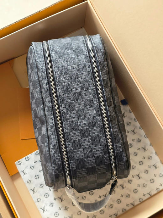 春夏特惠💰560 原单LV N40127黑格/44494 头层皮 本款 Dopp Kit 盥洗袋 商品图5
