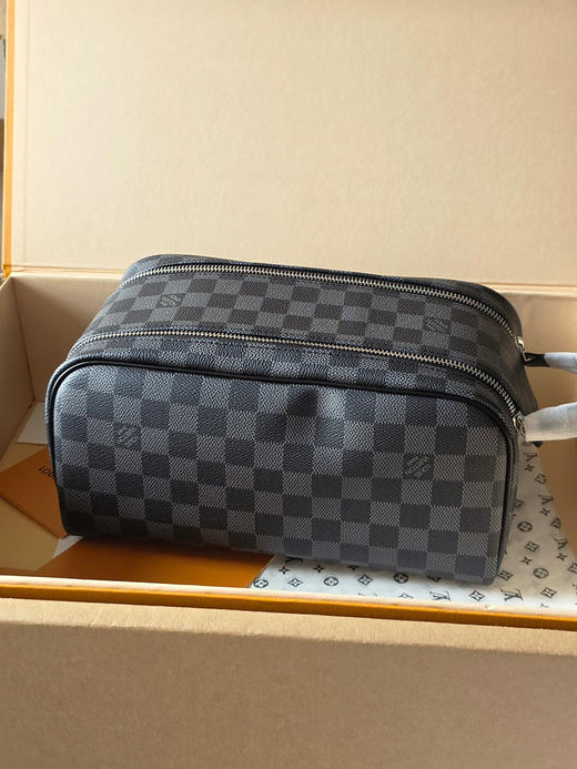 春夏特惠💰560 原单LV N40127黑格/44494 头层皮 本款 Dopp Kit 盥洗袋 商品图1