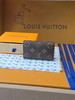 春夏特惠💰300 原单LV M62630钥匙扣 设计小巧精致的钥匙包 商品缩略图1