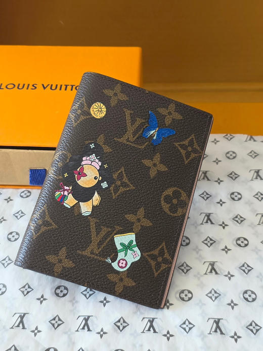 春夏特惠💰340 原单LV 圣诞系列M26627护照夹 商品图4