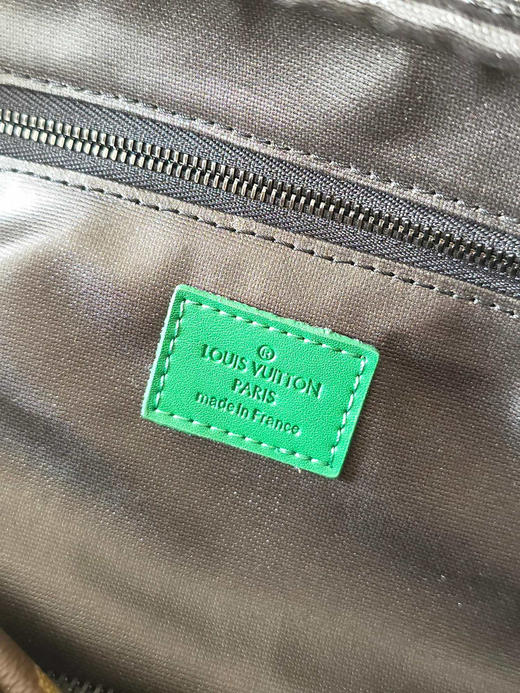 春夏特惠💰560 原单LV M44494绿 头层皮
本款 Dopp Kit 盥洗袋 商品图8