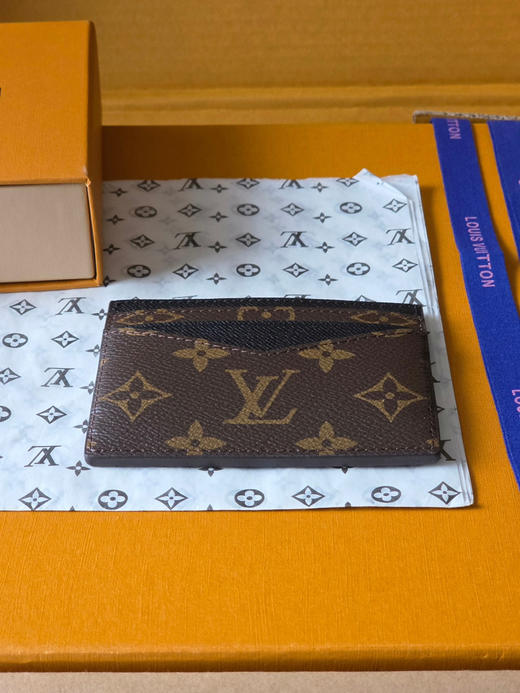 春夏特惠💰300 原单LV M28233当季新款卡包 TRIPLE 卡夹 商品图2