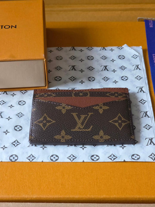 春夏特惠💰300 原单LV M28233当季新款卡包 TRIPLE 卡夹 商品图2