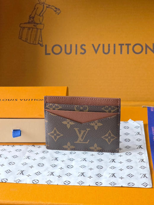春夏特惠💰300 原单LV M28233当季新款卡包 TRIPLE 卡夹 商品图1