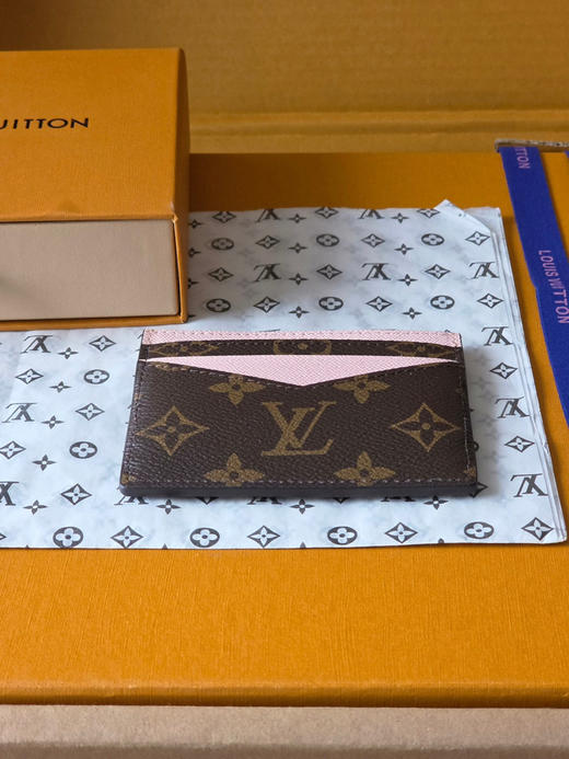 春夏特惠💰300 原单LV M28233当季新款卡包 TRIPLE 卡夹 商品图3
