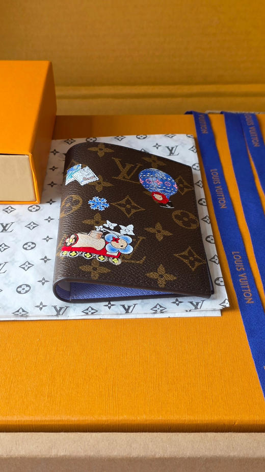 春夏特惠💰340 原单LV 圣诞款零钱包 M15320 护照夹 商品图2