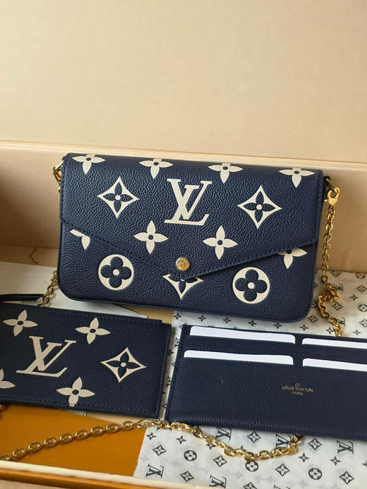 春夏特惠💰760 原单LV M69977蓝色丝印 三合一 女士包包 商品图0