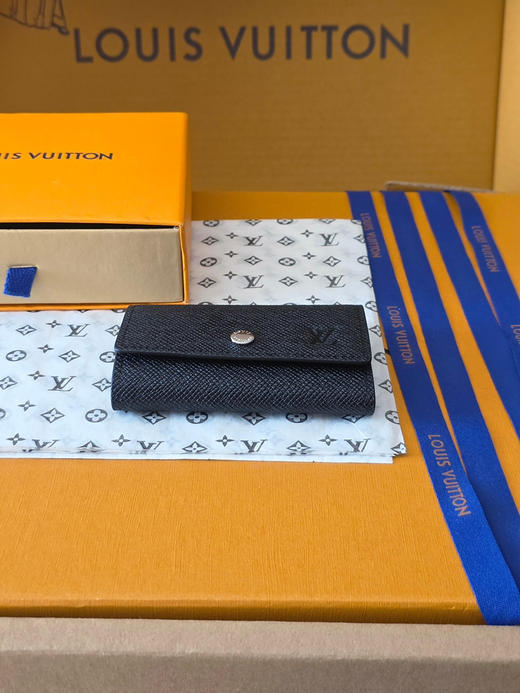 春夏特惠💰300 原单LV M62630钥匙扣 设计小巧精致的钥匙包 商品图2