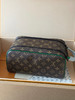 春夏特惠💰560 原单LV M44494绿 头层皮
本款 Dopp Kit 盥洗袋 商品缩略图1