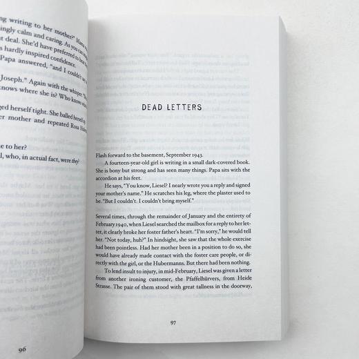 偷书贼 英文原版 The Book Thief 英文版 电影原著小说 Markus Zusak 进口书籍 商品图3