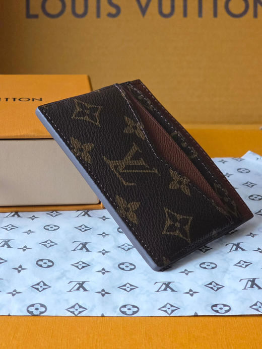 春夏特惠💰300 原单LV M28233当季新款卡包 TRIPLE 卡夹 商品图4