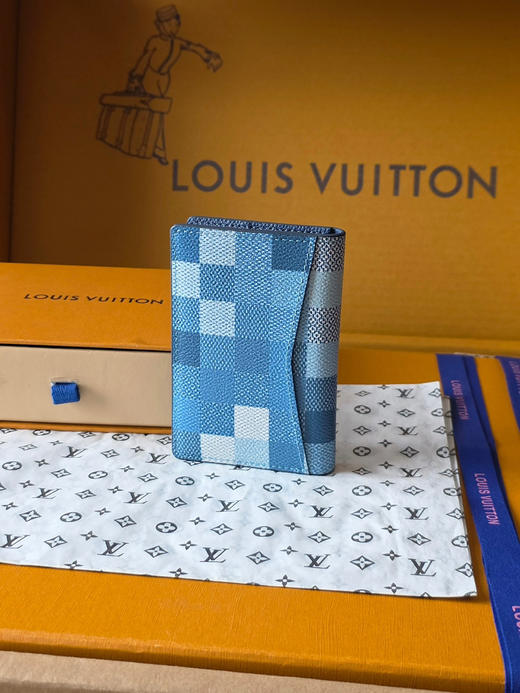 春夏特惠💰330 原单LV 新品马赛克蓝格系列 M28609靛蓝 卡包 商品图1