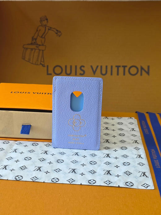 春夏特惠💰340 原单LV -M26475圣诞款 手机贴 商品图1