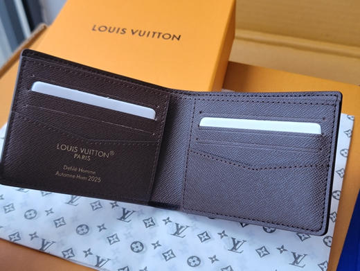 春夏特惠💰350 原单LV M26012 钱包 黄花nigo联名款 短夹 商品图4