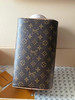 春夏特惠💰560 原单LV M44494老花 头层皮 本款 Dopp Kit 盥洗袋 商品缩略图4