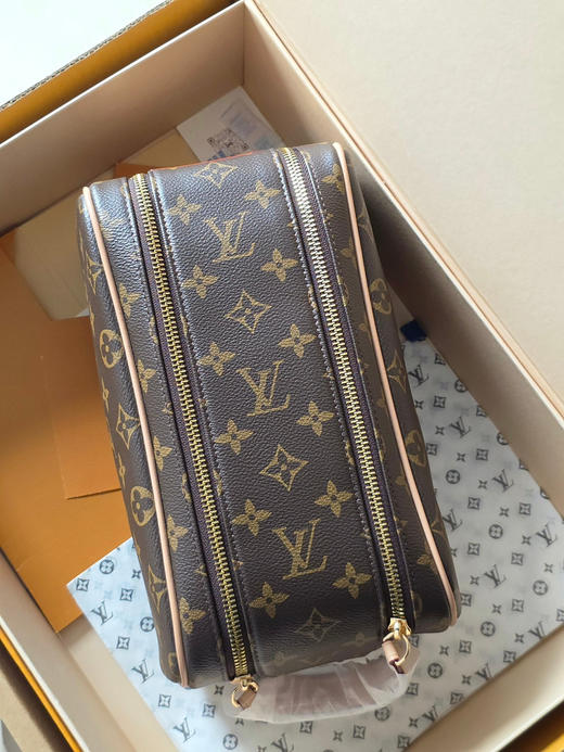 春夏特惠💰560 原单LV M44494老花 头层皮 本款 Dopp Kit 盥洗袋 商品图6