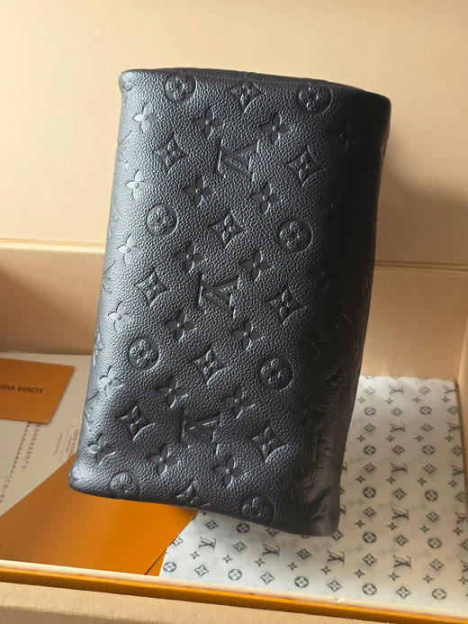 春夏特惠💰800 原单LV M59478压花/44494 头层皮 本款 Dopp Kit 盥洗袋 商品图3