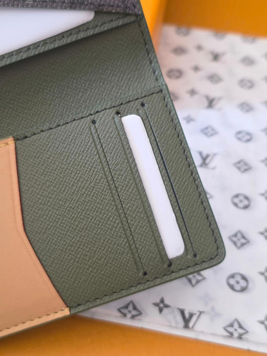 春夏特惠💰330 原单LV 对版面料！M26971 卡包 商品图5