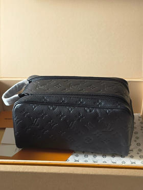春夏特惠💰800 原单LV M59478压花/44494 头层皮 本款 Dopp Kit 盥洗袋