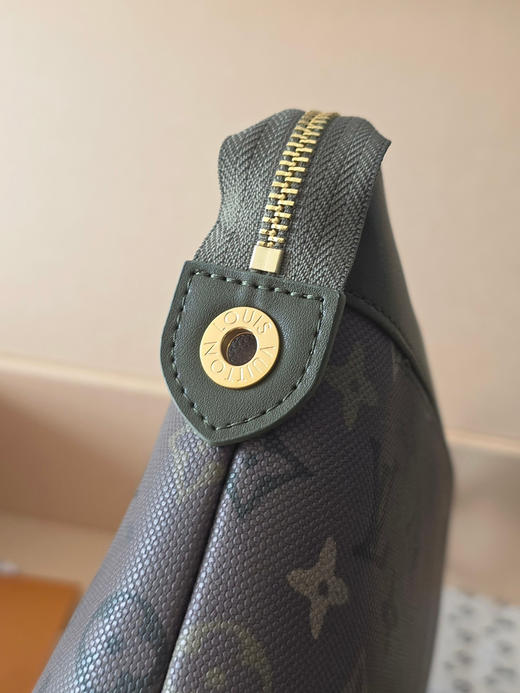 春夏特惠💰580 原单LV Voyage系列 手拿包M26970迷彩绿 商品图5