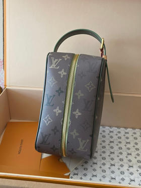 春夏特惠💰580 原单LV M26963绿色 手拿包洗漱包 DOPP KIT 盥洗袋
