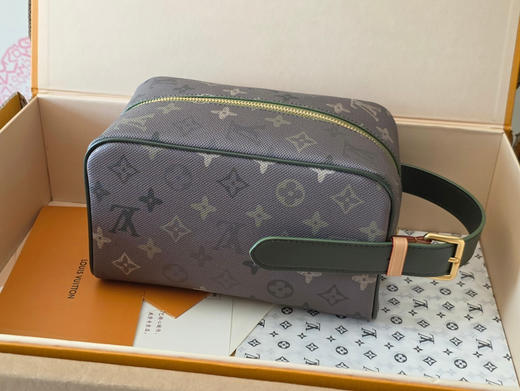 春夏特惠💰580 原单LV M26963绿色 手拿包洗漱包 DOPP KIT 盥洗袋 商品图2