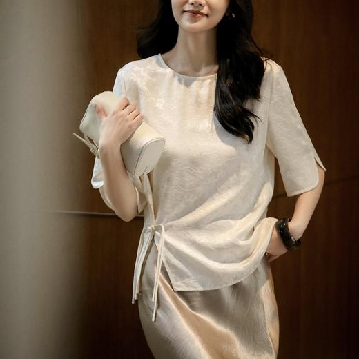 卷卷紫流苏盘扣提花上衣 柔软垂顺 自带东方温婉感 优化腰身比例 显瘦百搭不挑身材 商品图7