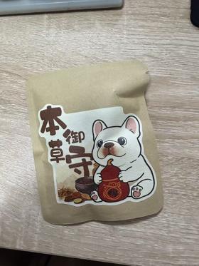 宠宝康 宠物香囊6g/包，Q/XBY002 -2025，可用于犬猫胸背挂饰 ，背包挂饰或悬 挂于卧室 、餐厅及车内等处 ，天然本 草清新 。