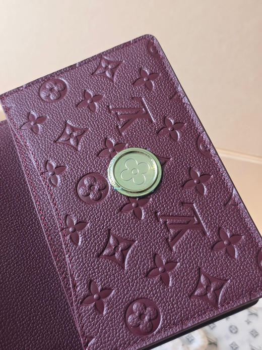 春夏特惠💰780 原单LV M25814紫！M13569黑！M13570灰！功能性与时尚感兼具的“链式玫瑰钱包” 商品图6