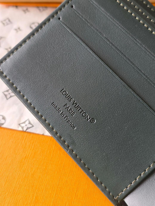 春夏特惠💰350 原单LV【Multiple Wallet 钱夹】M27150 深绿色（条纹压花） 商品图8