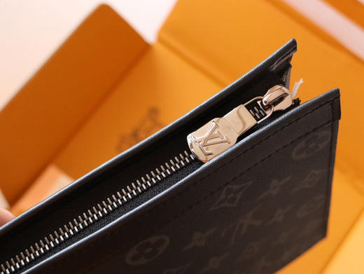 春夏特惠💰730 渠道级LV te级LV手包 Pochette Voyage中号手袋 N41696黑格/M61692黑花 商品图6