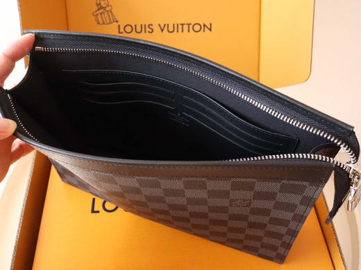春夏特惠💰730 渠道级LV te级LV手包 Pochette Voyage中号手袋 N41696黑格/M61692黑花 商品图6