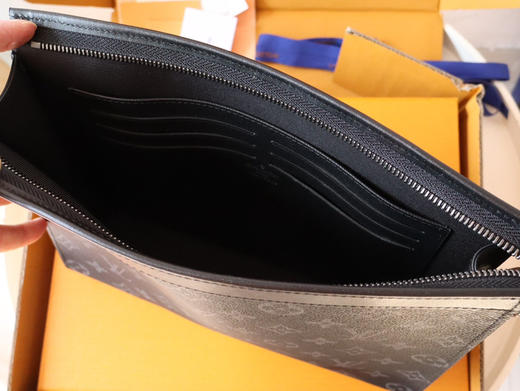 春夏特惠💰730 渠道级LV te级LV手包 Pochette Voyage中号手袋 N41696黑格/M61692黑花 商品图7