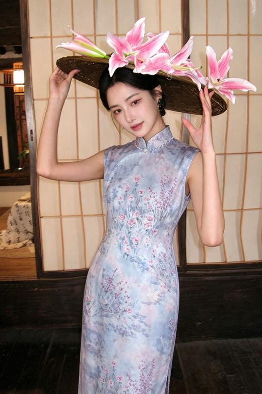 逸红颜明月优选 #「芸萝」仿萝手工钉珠立领旗袍，莫奈吉维尼花园，雾中看花花更柔 商品图0